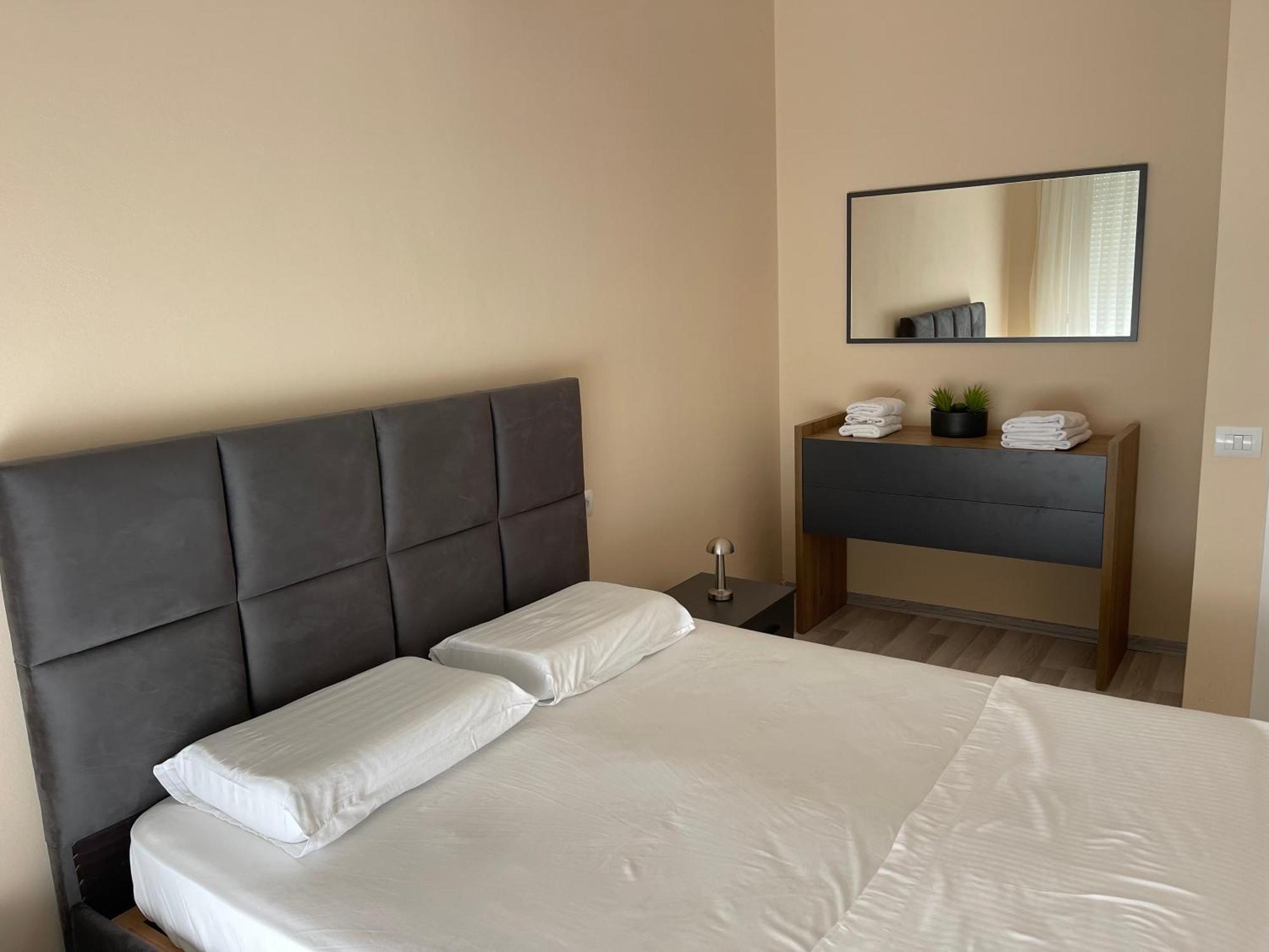 New Bazar - 2 Rooms Apartment Tirana Eksteriør billede